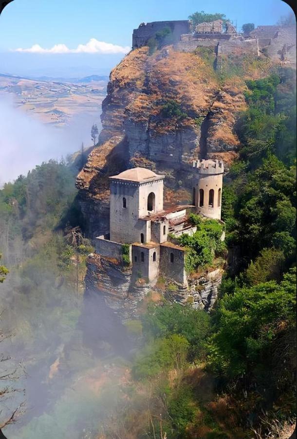 Casa Vacanze Ulisse Трапани Екстериор снимка